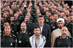 Ahmadinejad dan pasukan Sepah-e Pasdaran