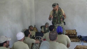 Mahdi Al Harati melatih milisi Suriah (foto: cnn.com)